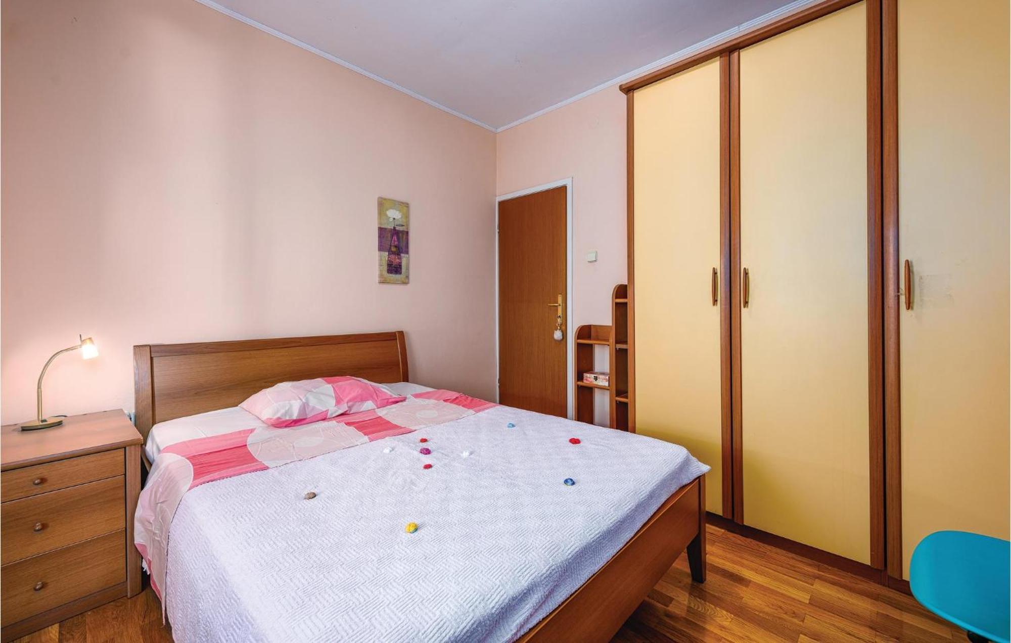 Stunning Apartment In Rovinj With Kitchen Dış mekan fotoğraf