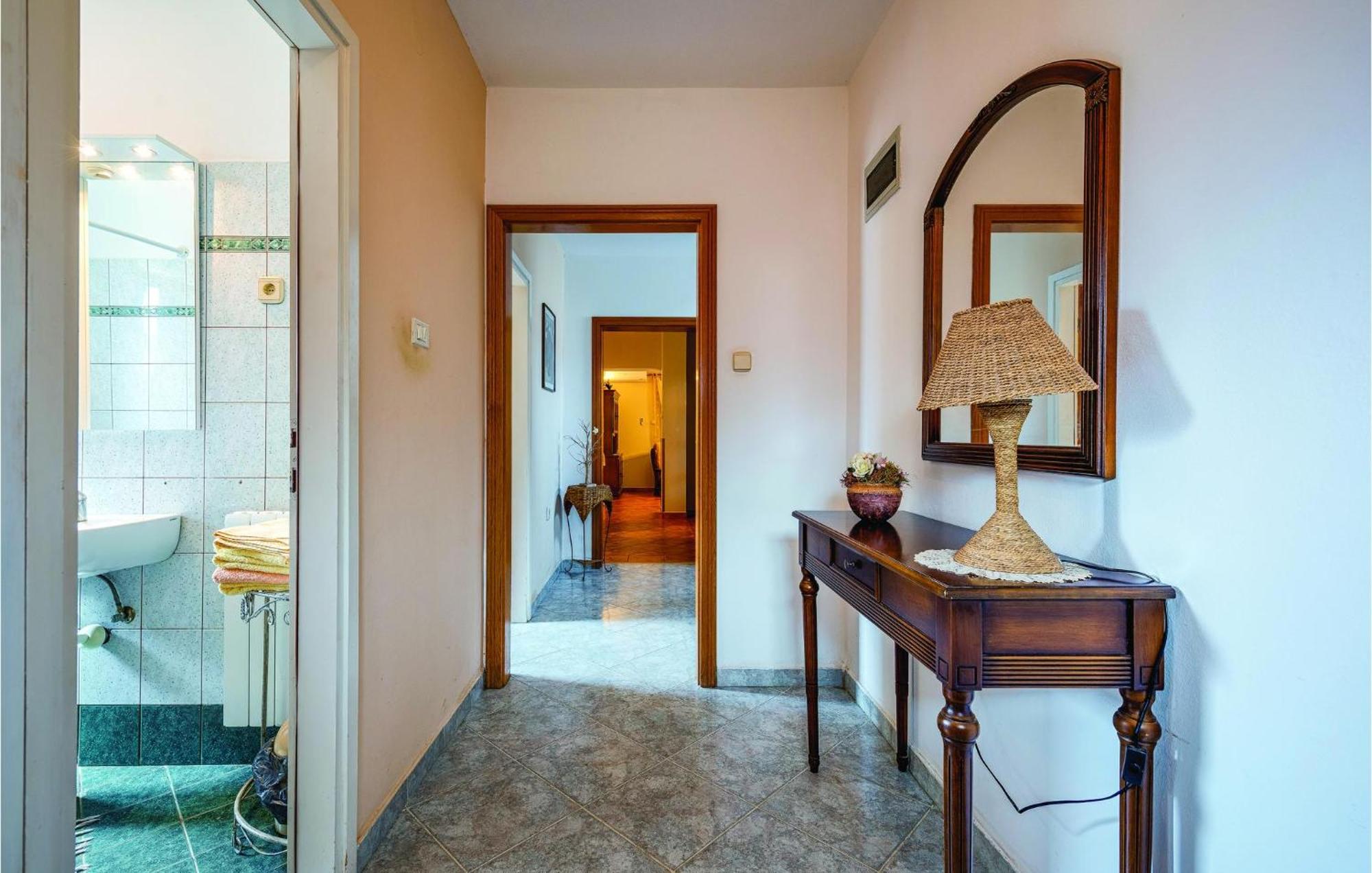 Stunning Apartment In Rovinj With Kitchen Dış mekan fotoğraf