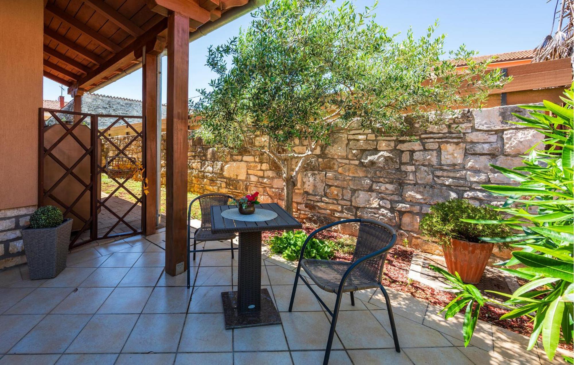 Stunning Apartment In Rovinj With Kitchen Dış mekan fotoğraf